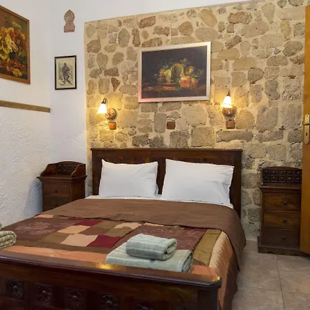 Spot Ξενοδοχείο *